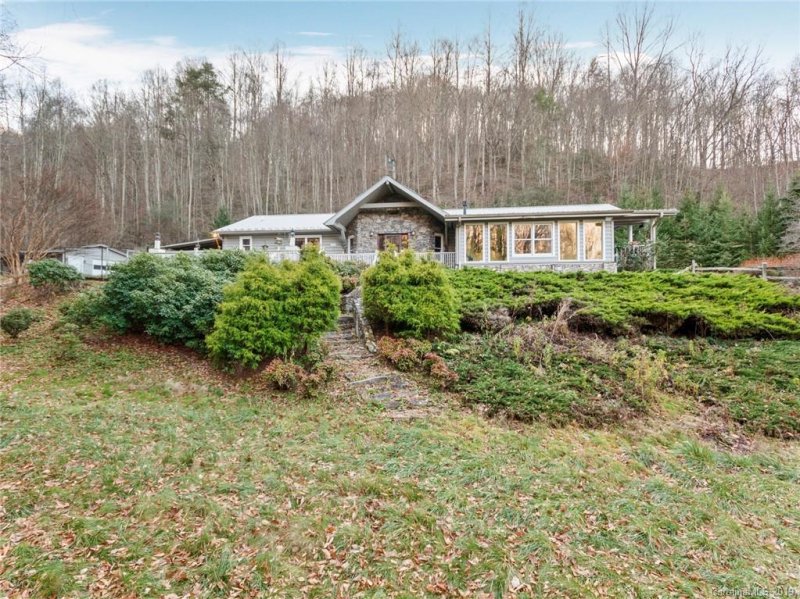 Property image 2 at 577 Woodmore Drive, Waynesville, NC 28785