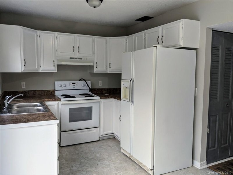 Property image 3 at 427 N Yadkin Avenue, Spencer, NC 28259