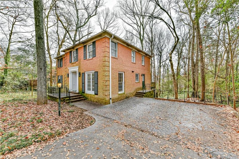 Property image 3 at 819 River Oaks Lane, Charlotte, NC 28226