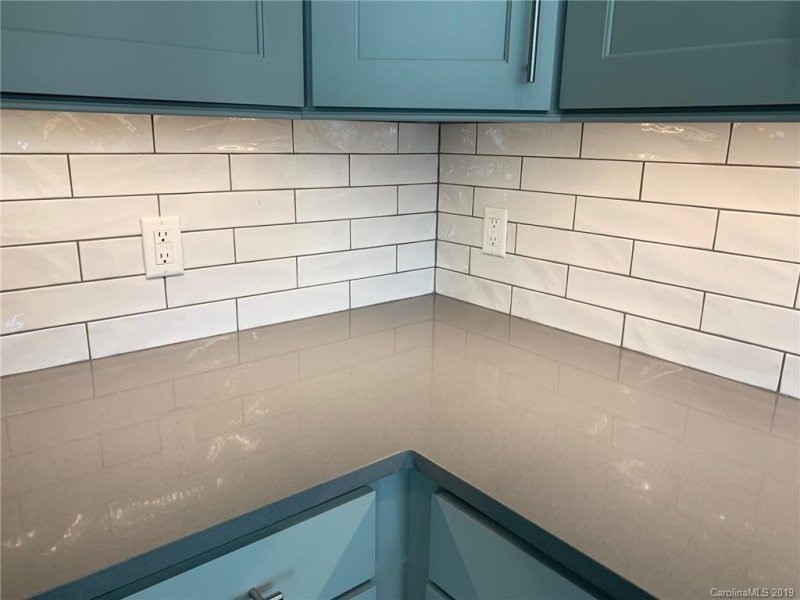 Property image 5 at 6 Thornes Lane, Asheville, NC 28805