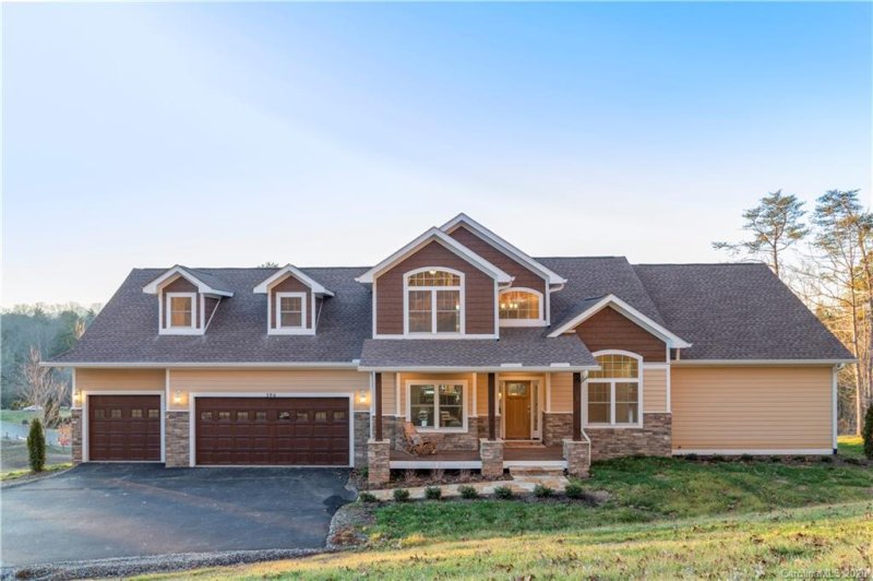 Property image 2 at 106 Saddle Ridge Drive, Alexander, NC 28701