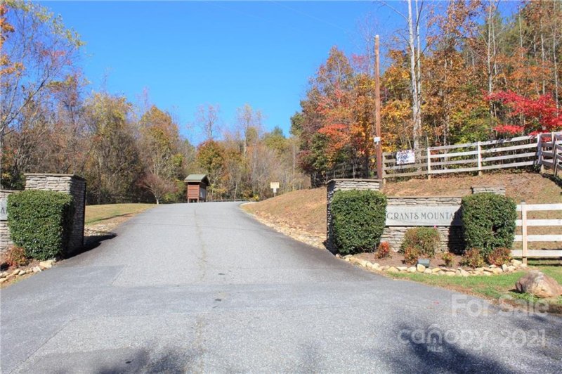 Property image 2 at 60 Mountain Crest Drive, Marion, NC 28752