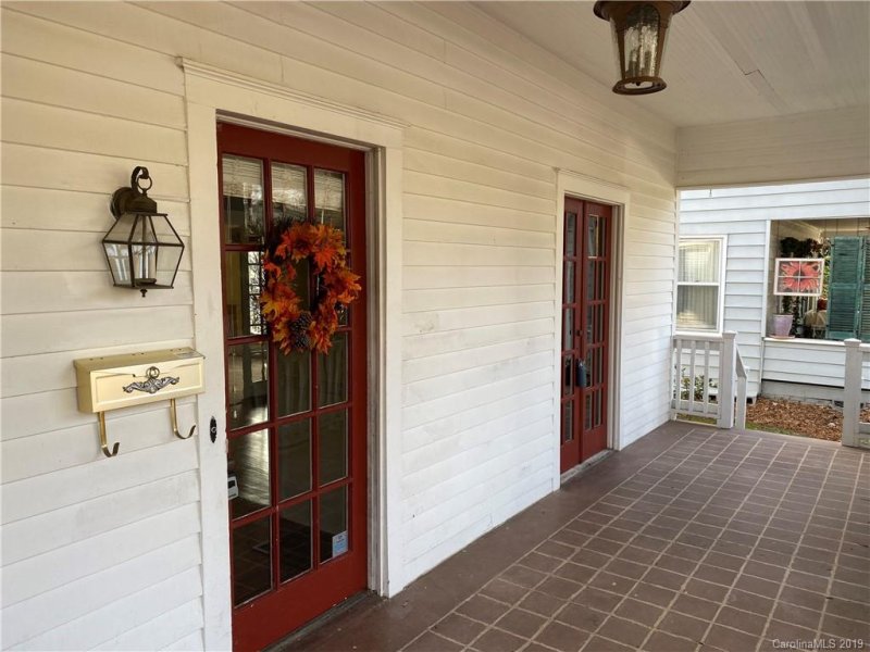 Property image 2 at 413 W 5th Avenue, Gastonia, NC 28052