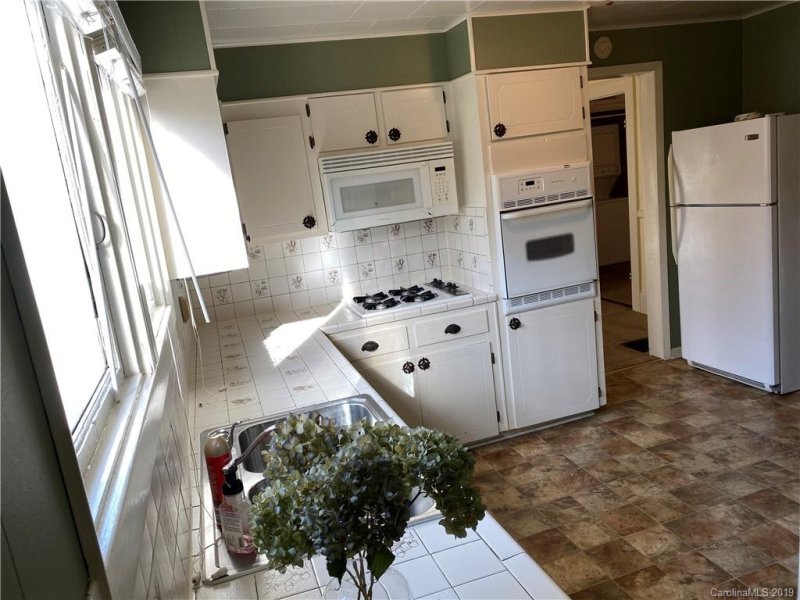 Property image 3 at 413 W 5th Avenue, Gastonia, NC 28052