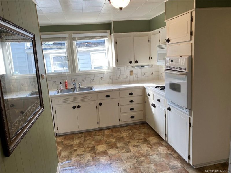 Property image 4 at 413 W 5th Avenue, Gastonia, NC 28052