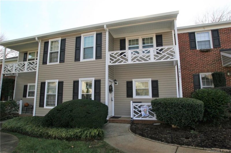 10817 Winterbourne Court