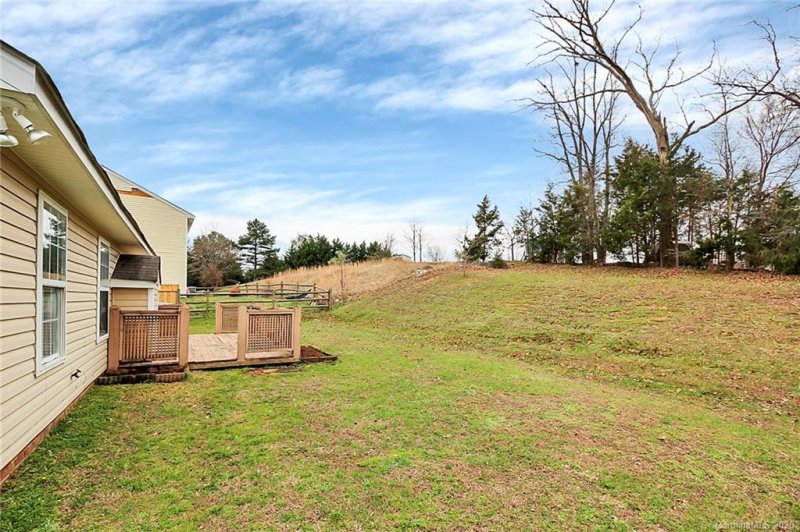 Property image 4 at 4033 Cedarbark Drive, Matthews, NC 28105