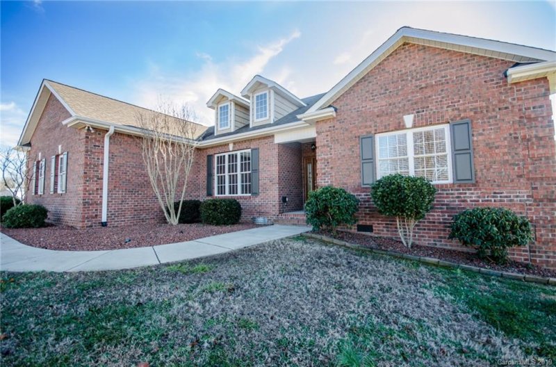 Property image 2 at 198 Vance Farm Drive, Statesville, NC 28625