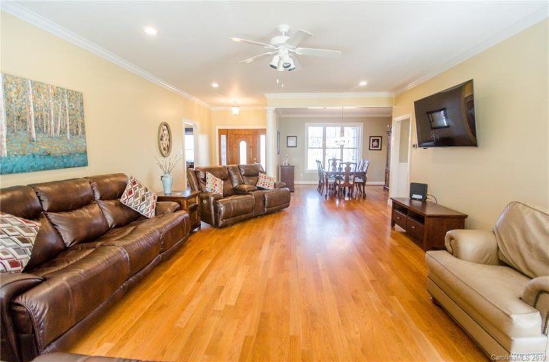 Property image 3 at 198 Vance Farm Drive, Statesville, NC 28625