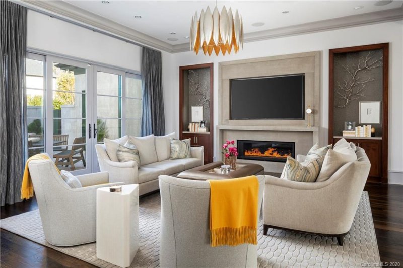 Property image 3 at 5924 Saint John Lane, Charlotte, NC 28210