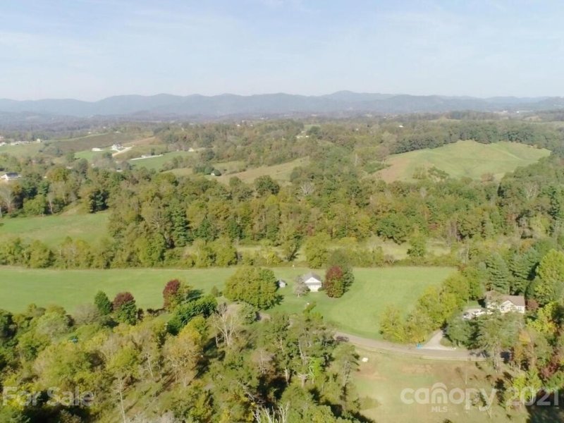 Property image 4 at 110 Saddle Ridge Drive, Alexander, NC 28701