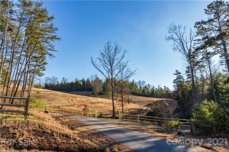 Property image 4 at 120 Saddle Ridge Drive, Alexander, NC 28701