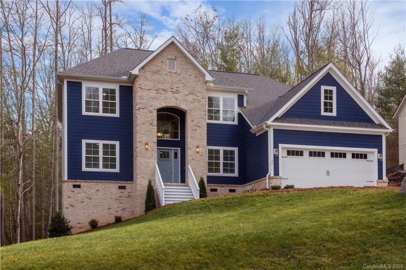 Property image 2 at 56 Sovereign Lane, Fairview, NC 28730