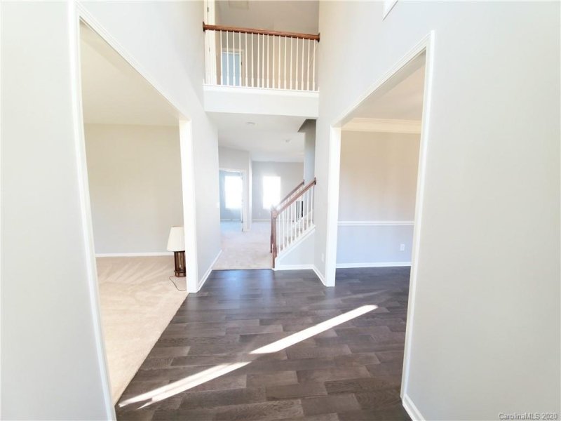 Property image 3 at 1427 Peachcroft Road, Charlotte, NC 28216