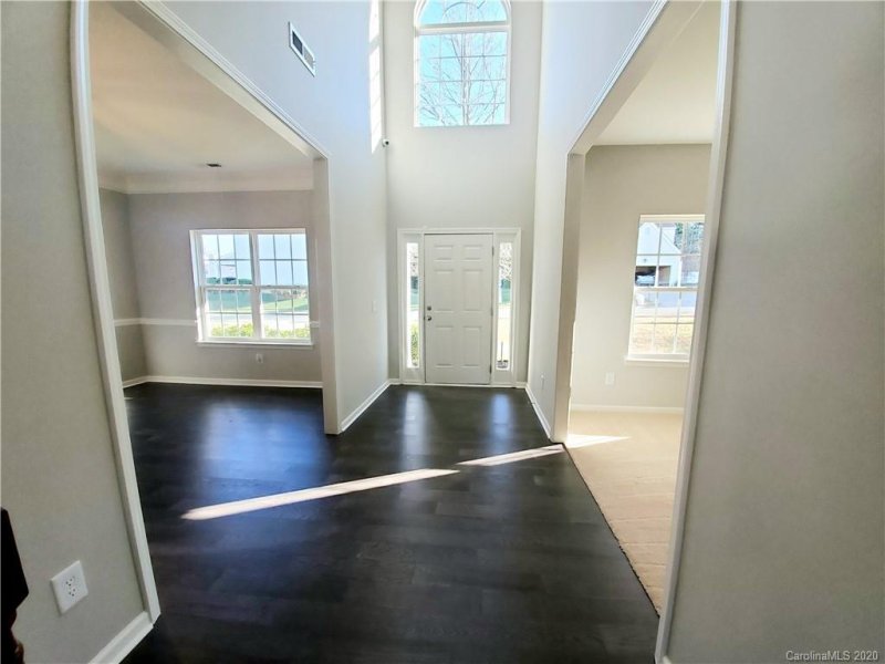 Property image 4 at 1427 Peachcroft Road, Charlotte, NC 28216