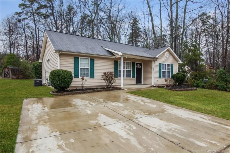 Property image 2 at 347 Touch Me Not Lane, Charlotte, NC 28216