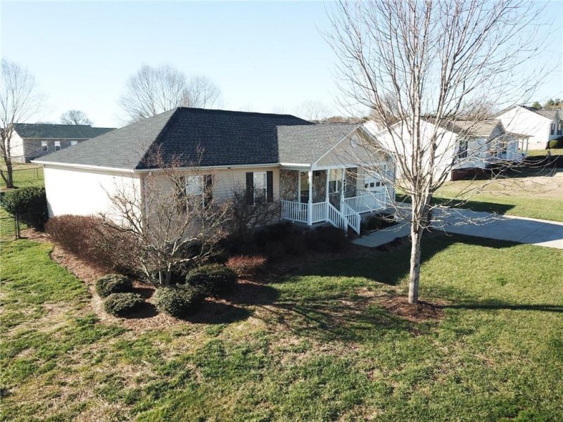 Property image 2 at 2156 Samanthas Wells Lane, Newton, NC 28658