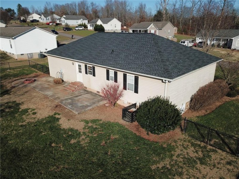 Property image 3 at 2156 Samanthas Wells Lane, Newton, NC 28658