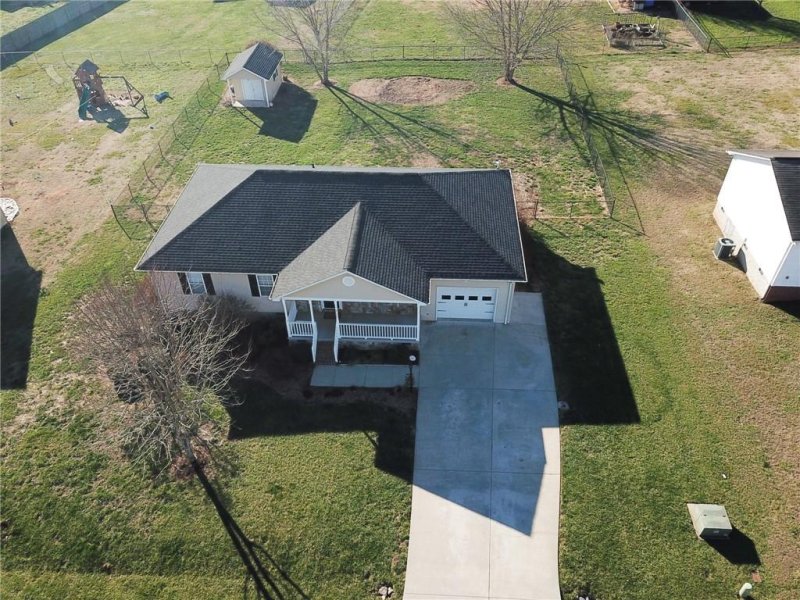 Property image 4 at 2156 Samanthas Wells Lane, Newton, NC 28658