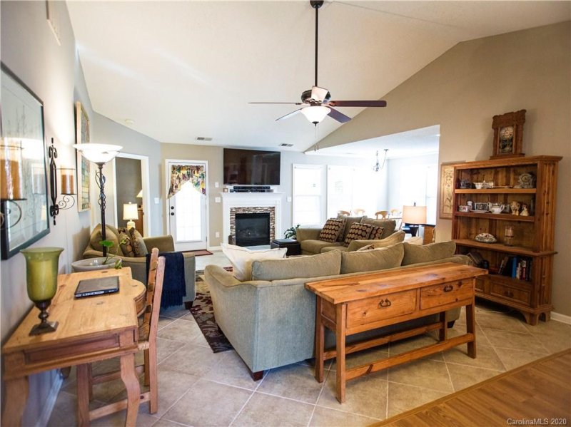 Property image 2 at 1104 White Water Circle, Belmont, NC 28012