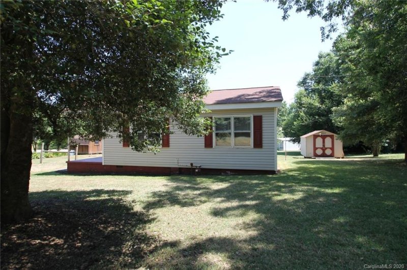 1425 Westside Drive