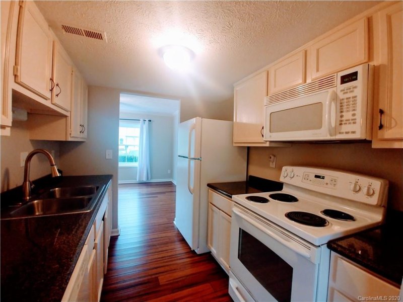 Property image 5 at 7625 Holly Grove Court, Charlotte, NC 28227