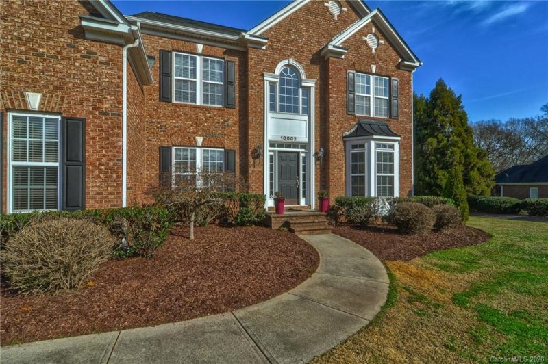 Property image 2 at 10002 Arlington Oaks Drive, Charlotte, NC 28227