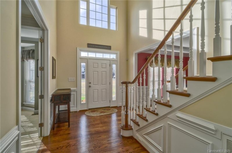 Property image 4 at 10002 Arlington Oaks Drive, Charlotte, NC 28227