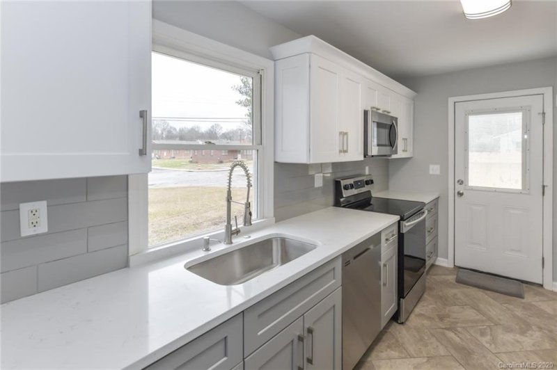 Property image 4 at 314 Flat Rock Street, Clover, SC 29710