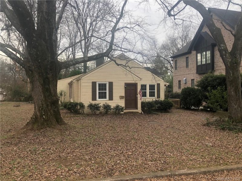 Property image 3 at 301 Rocklyn Place, Charlotte, NC 28209