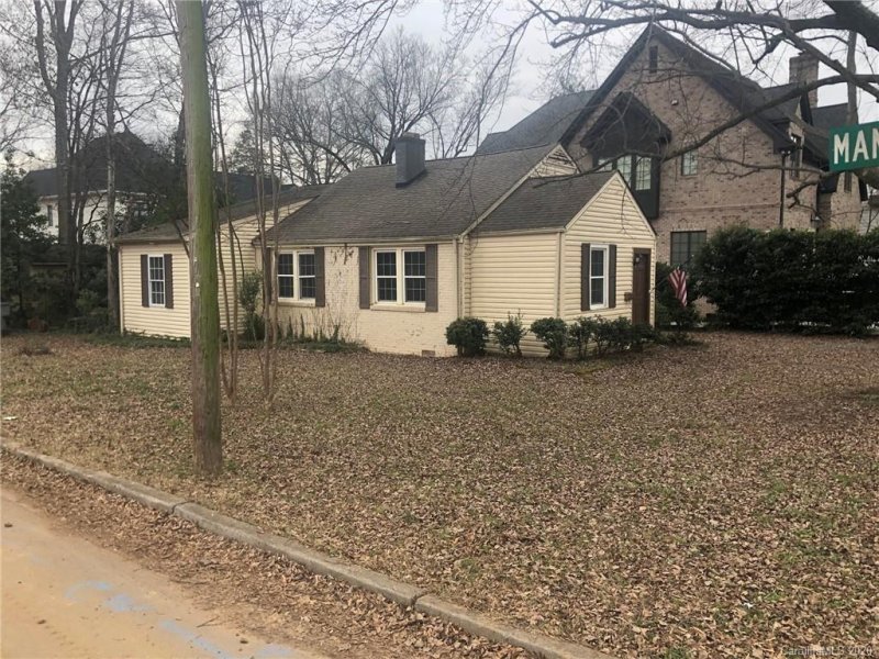 Property image 4 at 301 Rocklyn Place, Charlotte, NC 28209