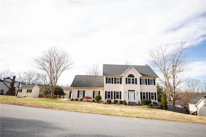 Property image 2 at 3765 11th Street, Hickory, NC 28601