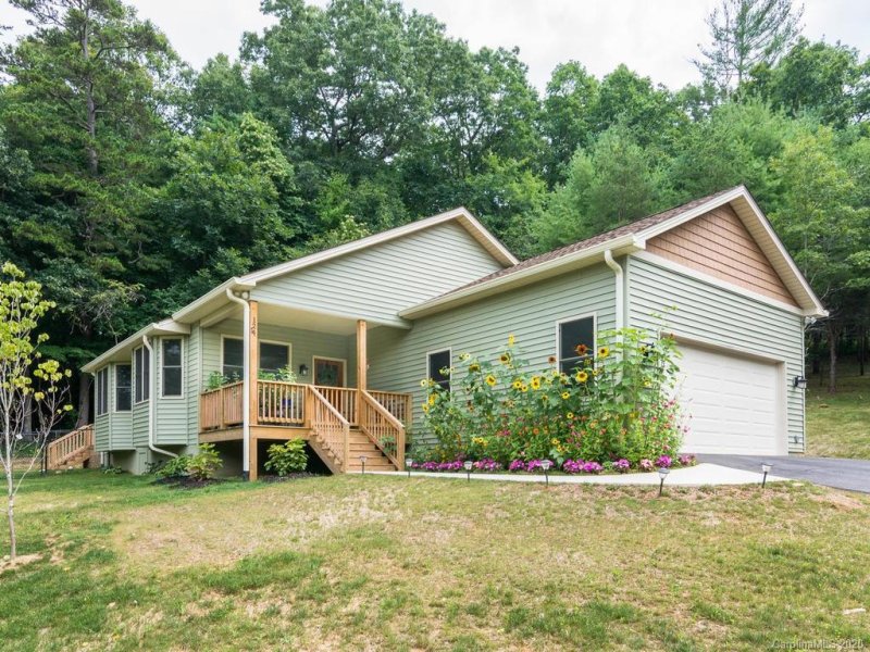 Property image 2 at 124 Clay Street, Fairview, NC 28730