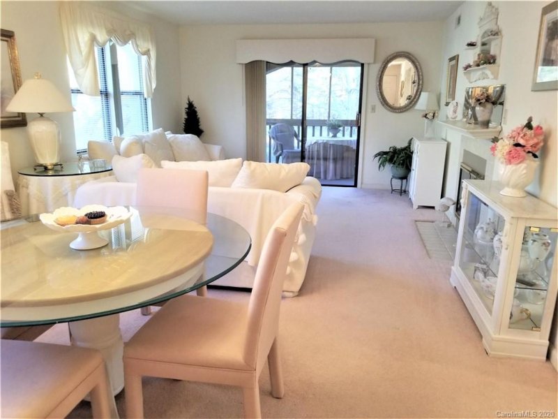 Property image 3 at 502 Abbey Circle, Asheville, NC 28805