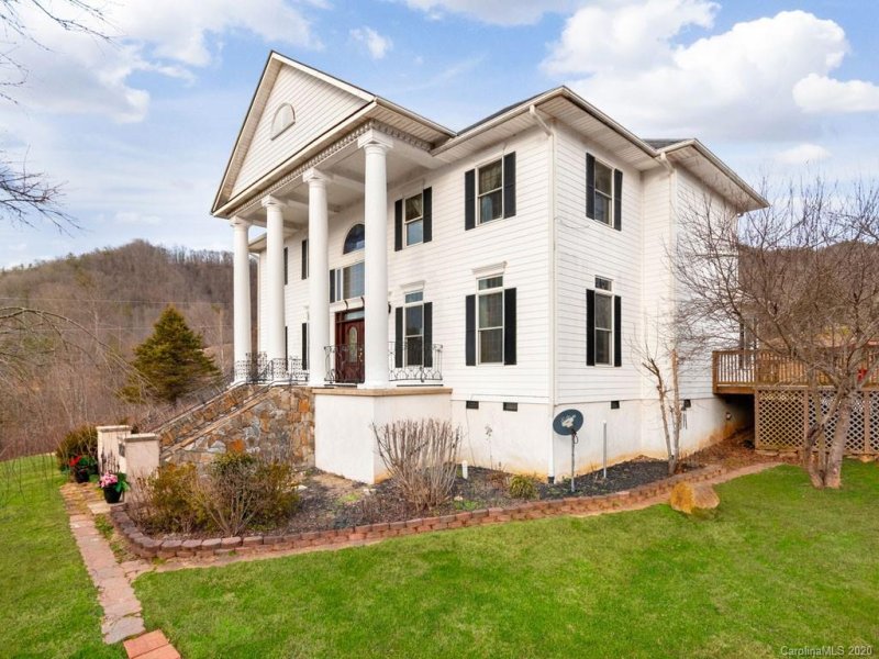 Property image 5 at 122 Lucky Lane, Clyde, NC 28721