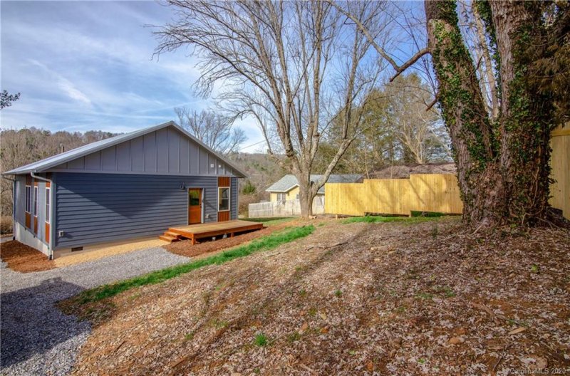 Property image 4 at 16 Elkmont Place, Asheville, NC 28804