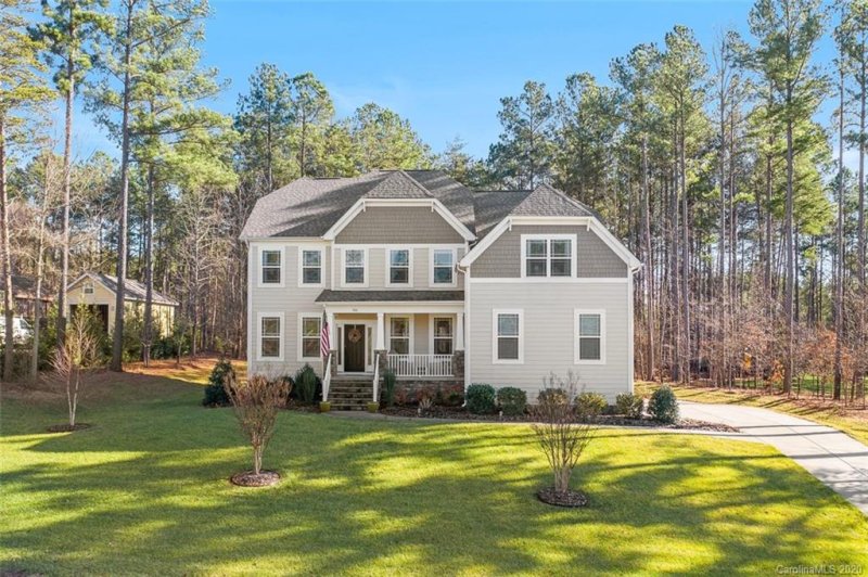 Property image 2 at 300 Cove Creek Loop, Mooresville, NC 28117