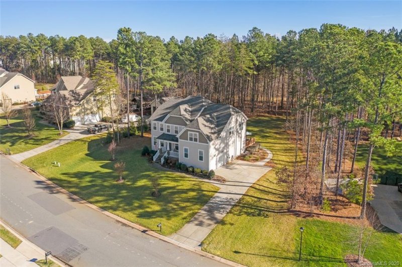 Property image 3 at 300 Cove Creek Loop, Mooresville, NC 28117