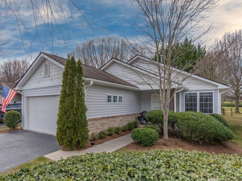 Property image 3 at 310 Creeks End Circle, Mills River, NC 28759