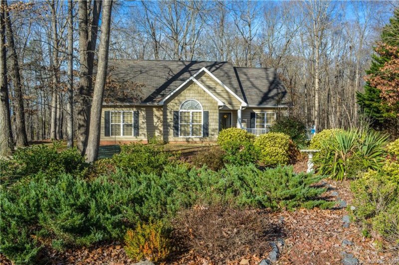 Property image 3 at 2026 Forget Me Not Lane, Wingate, NC 28174