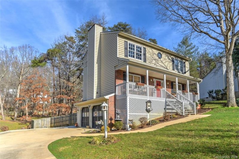 Property image 2 at 5 Foxberry Drive, Arden, NC 28704