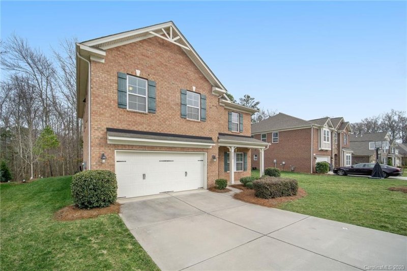 Property image 2 at 5123 Poplar Knoll Drive, Matthews, NC 28105