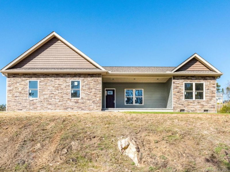 Property image 3 at 5 S Pine Drive, Weaverville, NC 28787