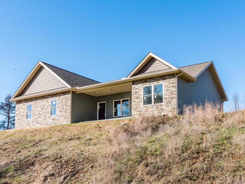 Property image 4 at 5 S Pine Drive, Weaverville, NC 28787