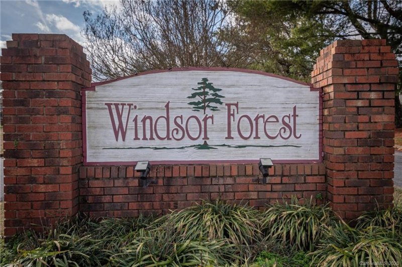 Property image 2 at 501 Royal Oaks Drive, Spartanburg, SC 29302