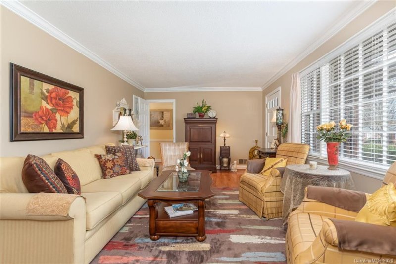 Property image 3 at 501 Royal Oaks Drive, Spartanburg, SC 29302