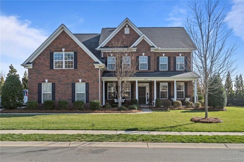 5025 Dockside Court