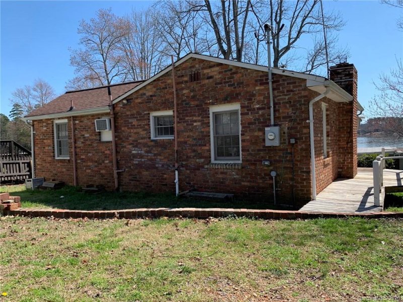 Property image 2 at 656 Pinehaven Drive, New London, NC 28127