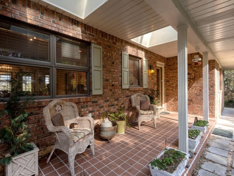 Property image 4 at 138 Larchmont Drive, Hendersonville, NC 28791