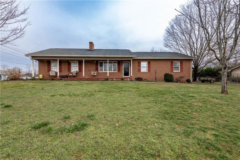 Property image 5 at 5711 Claridge Drive, Hickory, NC 28602